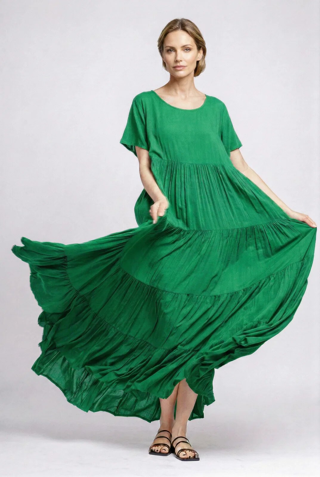 Shopika Romania Rochie lunga verde cu croi amplu si patru volane stil boem elegant