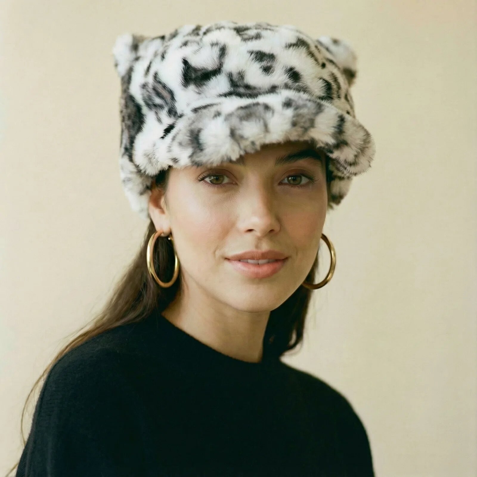 Shopika Sapca cu cozoroc din blanita si interior matlasat animal print alb