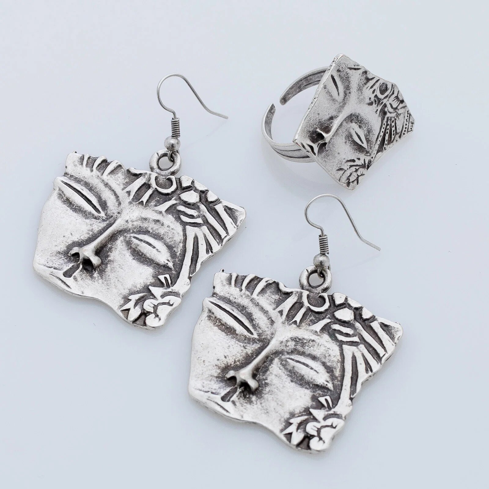 Shopika Set cercei si inel din zamac cu design fantezist