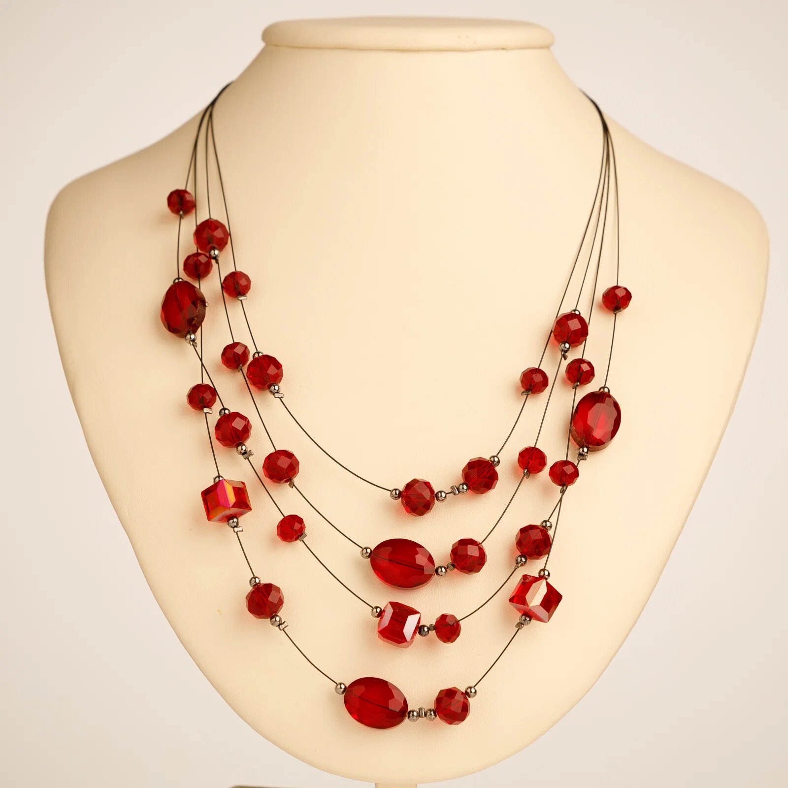Shopika Set colier multi-sir cu cristale rosii si cercei asortati