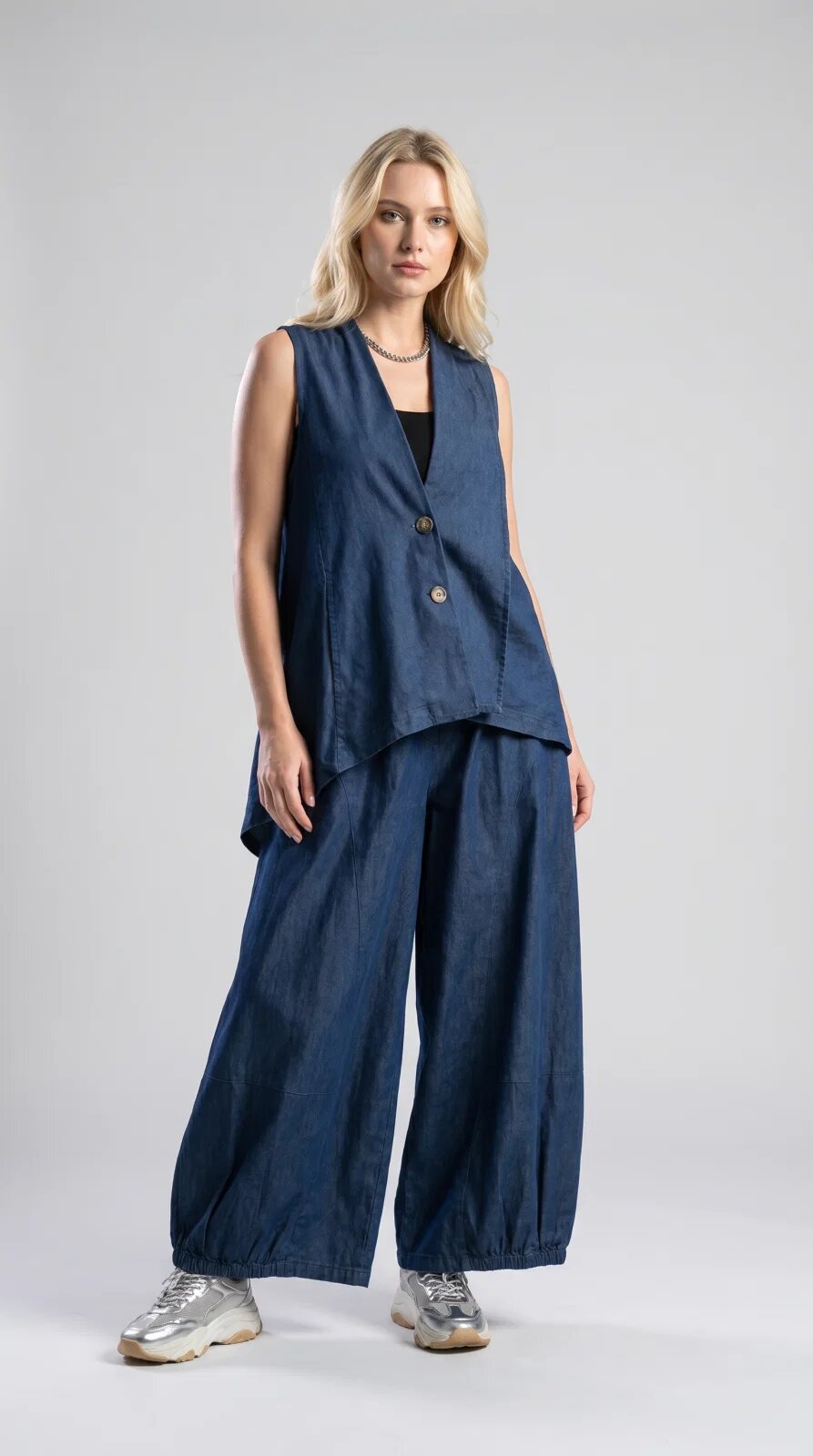Shopika Vesta arhitecturala cu design asimetric din denim subtire inchis
