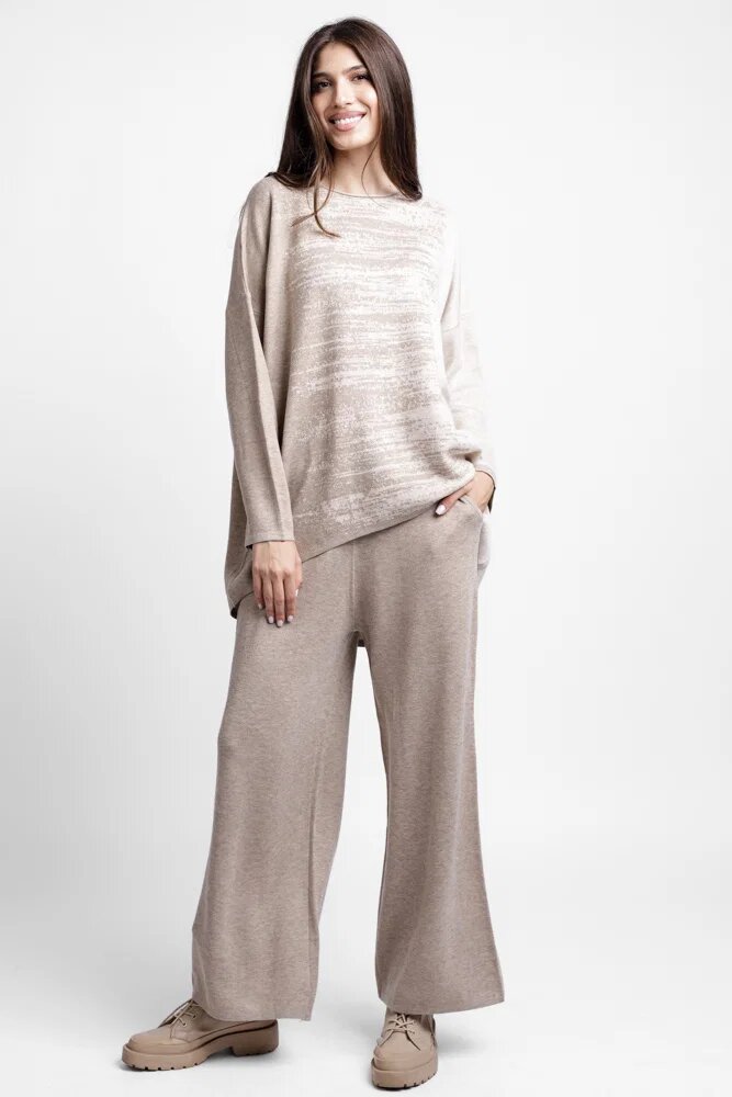 U See Compleu cu pulover oversize asimetric si pantaloni tricotaj cu intrepatrundere de bejuri