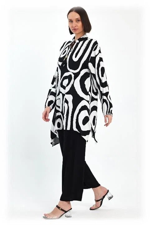 Vale Woman Compleu cu bluza lunga tip tunica si pantaloni negru cu alb