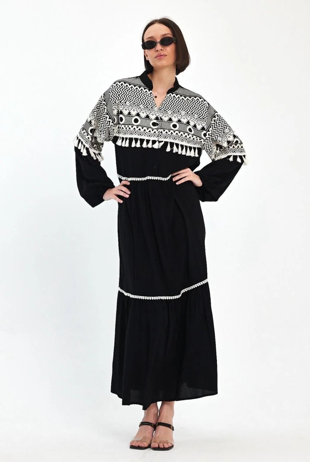 Vale Woman Rochie neagra cu imprimeu fin cauciucat alb si ciucurasi din vascoza