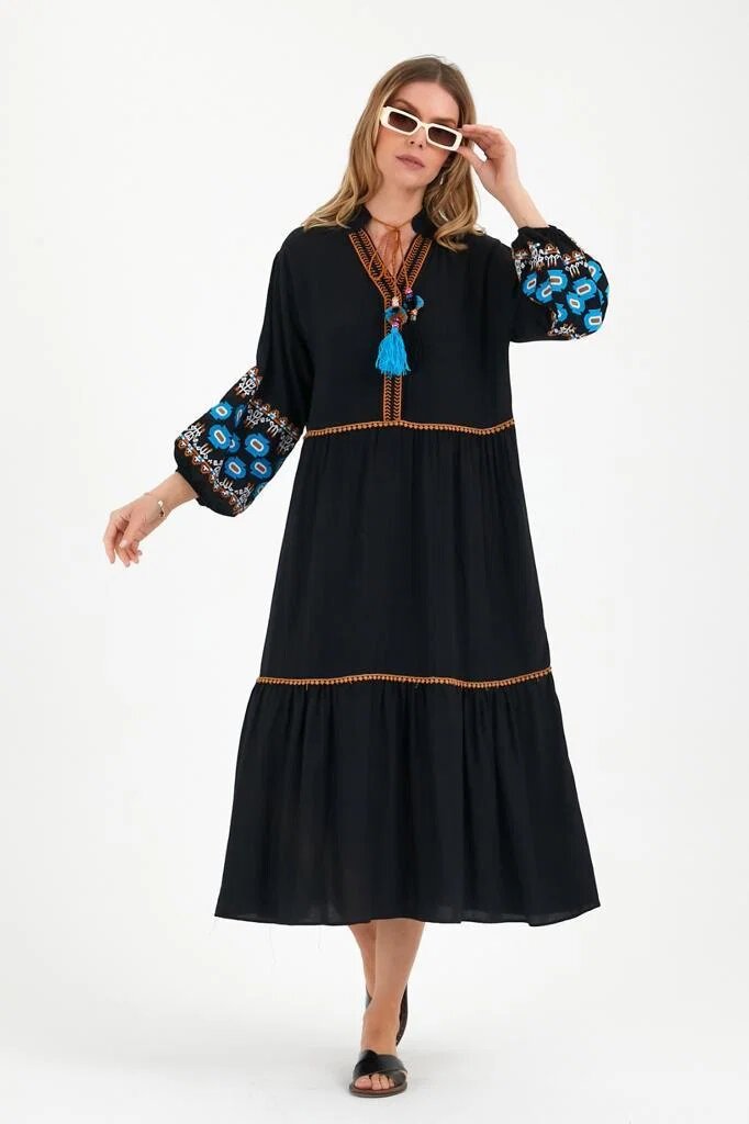Vale Woman Rochie neagra cu volane si broderie pe maneci si decolteu din vascoza