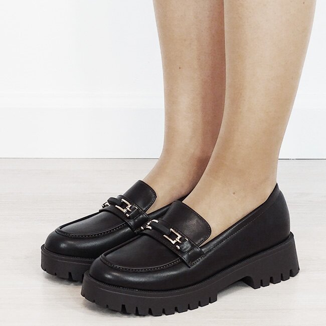 Ideal Shoes Mocasini dama maro tip loafers cu catarama aurie 2870 04