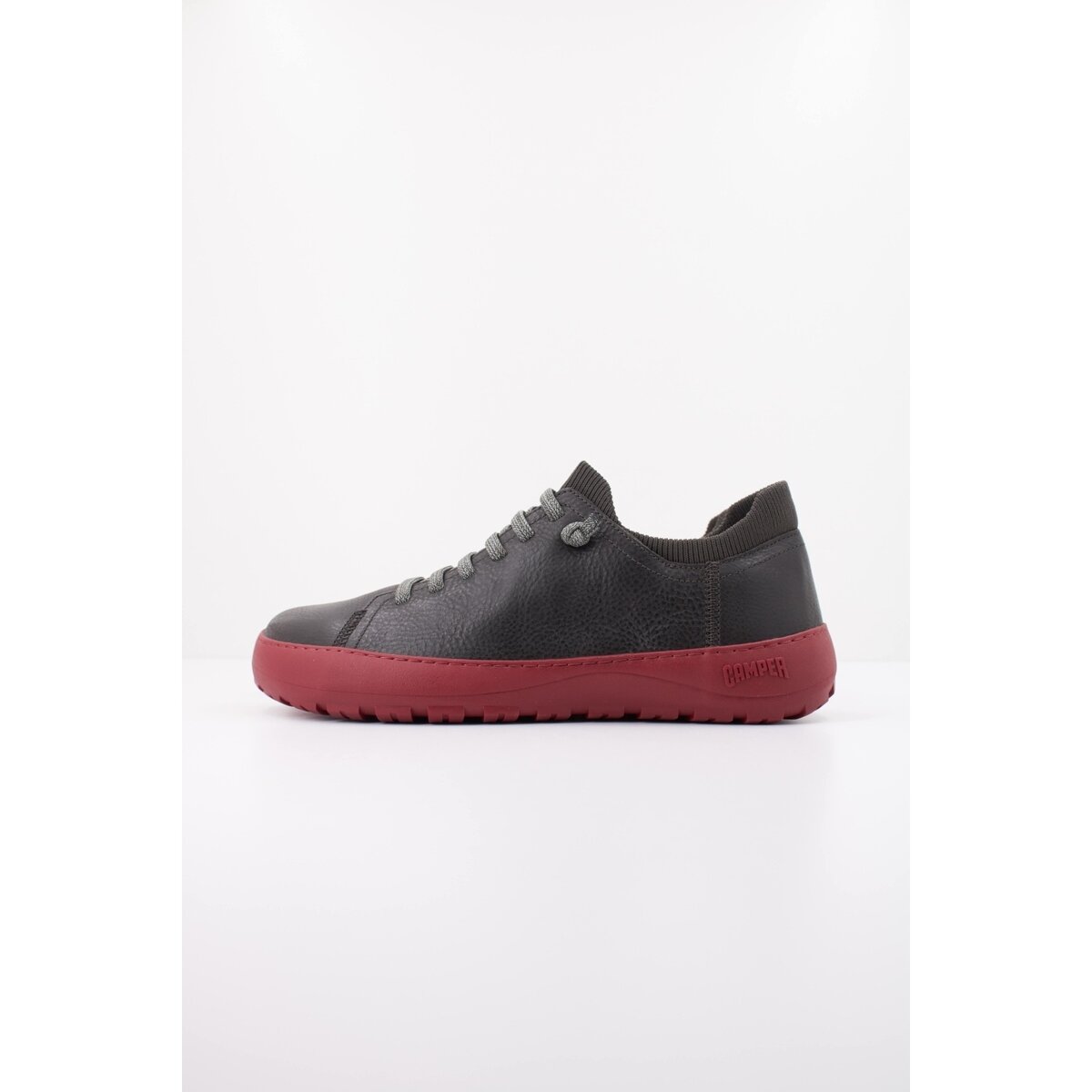 Camper Pantofi Howdy