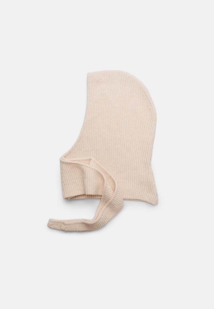 Stradivarius Căciulă Tip Cagulă Ecru Os