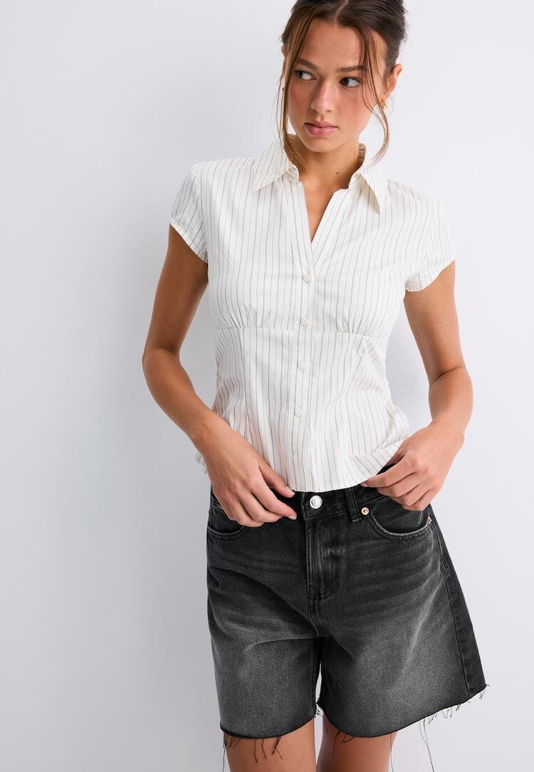 Stradivarius Cămașă Cu Mânecă Scurtă Și Croială Sub Bust Ecru Xl