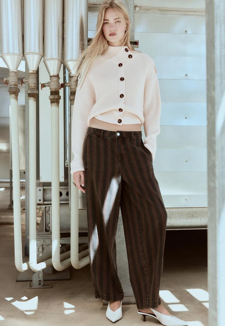 Stradivarius Cardigan Din Tricot Cu Guler Înalt Și Nasturi Vanilie Xs
