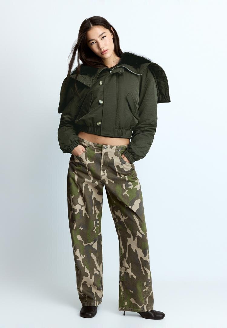 Stradivarius Geacă Bomber Cu Guler Din Imitație De Blană Kaki S