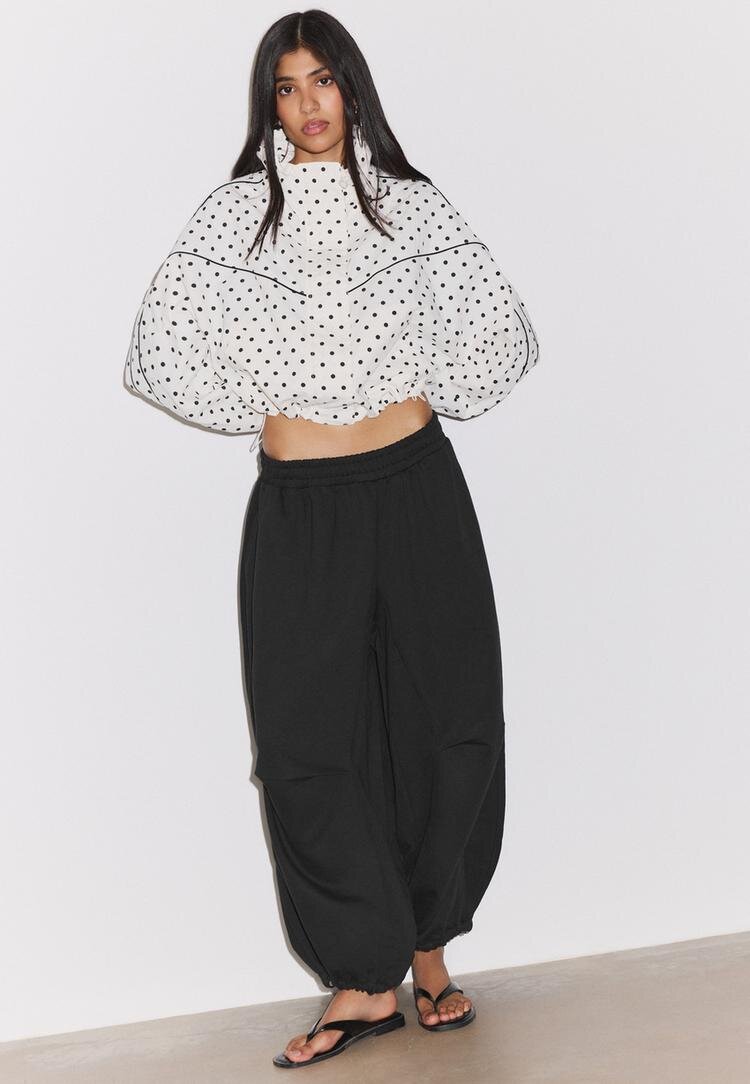 Stradivarius Geacă De Vânt Cropped Cu Buline Ecru Xs