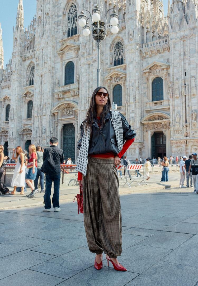 Stradivarius Pantaloni Bufanți Cu Cataramă Bej 38