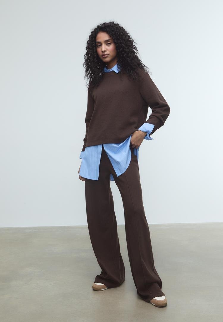 Stradivarius Pantaloni Cu Nervură Și Textură Fină Maro L