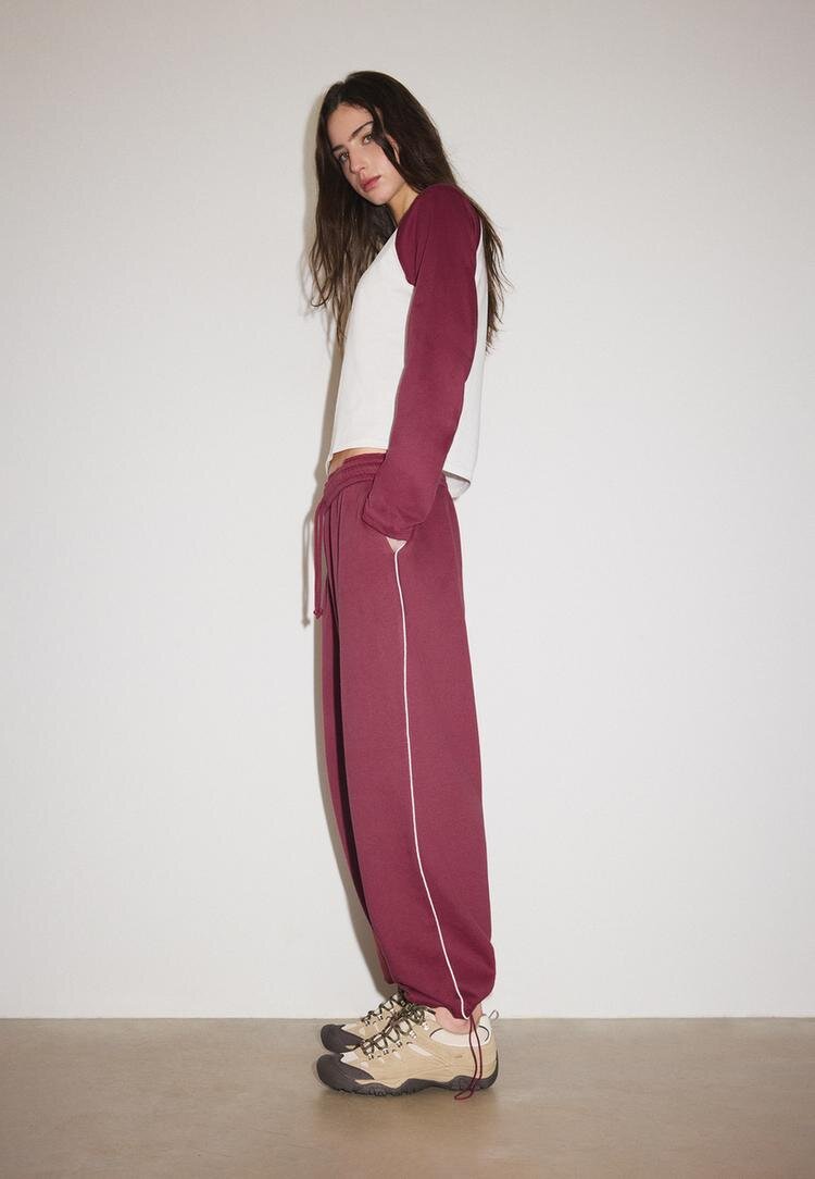 Stradivarius Pantaloni Din Felpa Cu Vipușcă Și Stopper Roșu Închis Xs