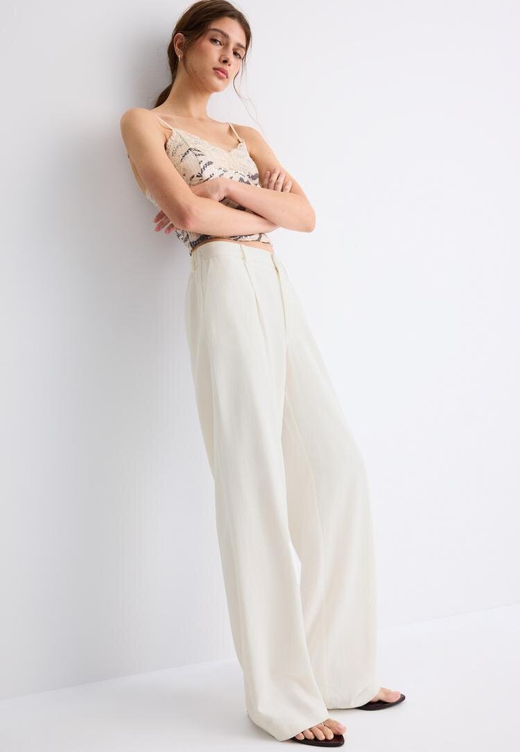 Stradivarius Pantaloni Drepți Cu Aspect De In Ecru 34