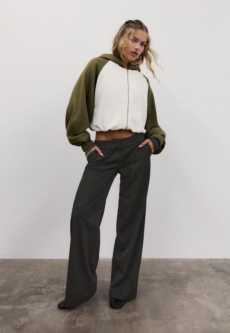 Stradivarius Pantaloni Eleganți Cu Talie Joasă Și Dungi Gri Închis 36