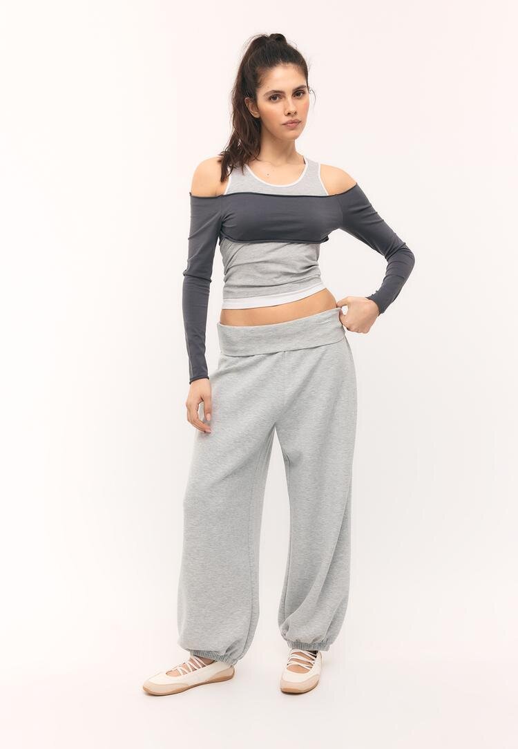 Stradivarius Pantaloni Jogger Balloon Fit Cu Talie Răsfrântă Și Textură Fină Gri Melanj L