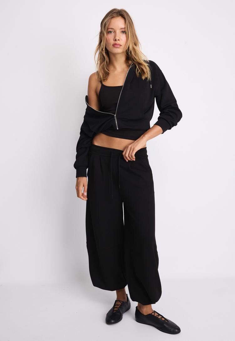 Stradivarius Pantaloni Jogger Barrel Cu Textură Moale Și Stoppere Negru S