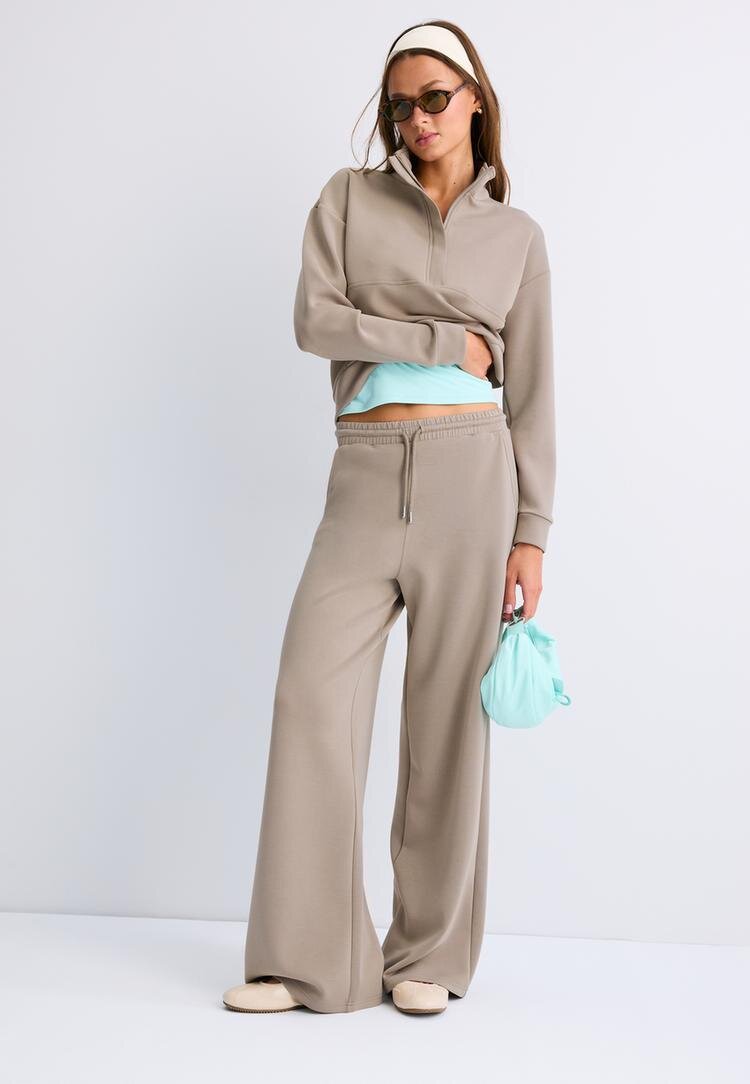 Stradivarius Pantaloni Jogger Palazzo Cu Tușeu Moale Bej S