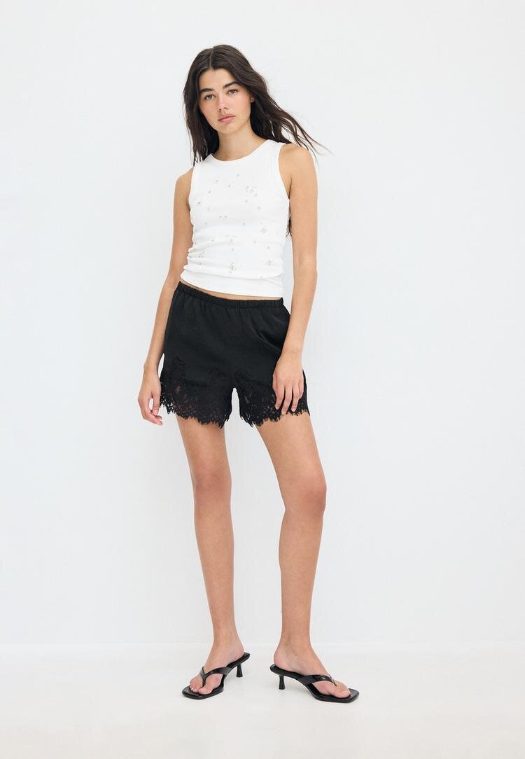 Stradivarius Pantaloni Scurti Tip Lenjerie Cu Efect Satinat Negru Xs