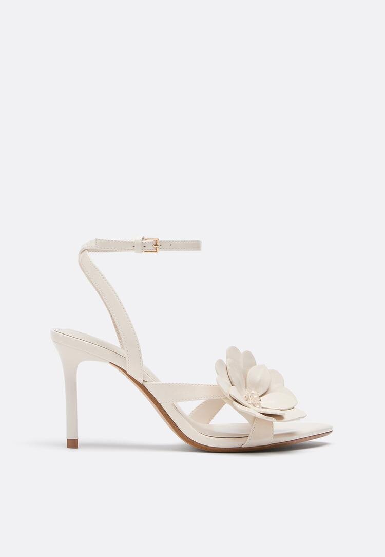 Stradivarius Sandale Cu Toc Și Floare Crem 38