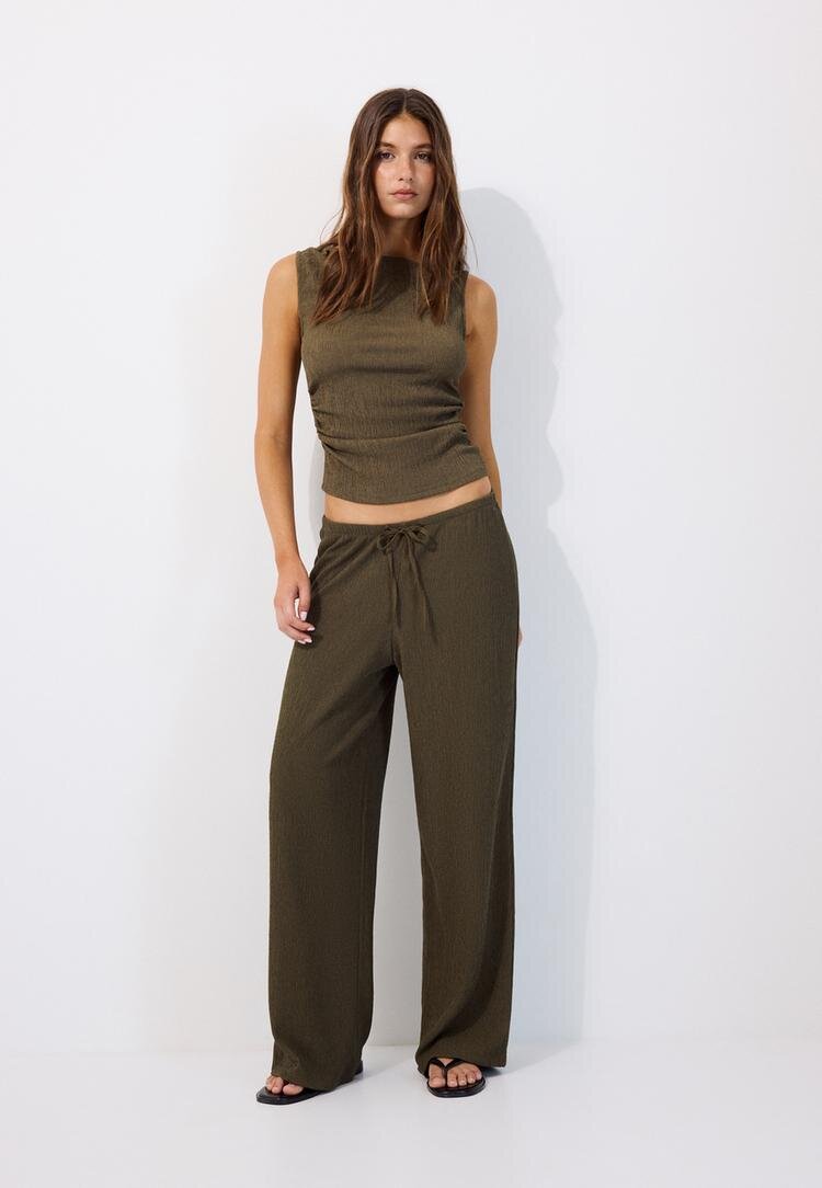 Stradivarius Top Cu Textură Și Pliuri Kaki L