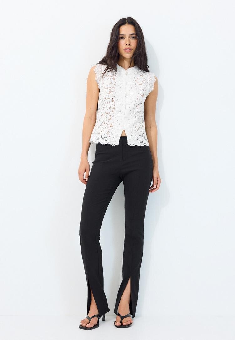 Stradivarius Top Din Dantelă Cu Brandenburg Alb S