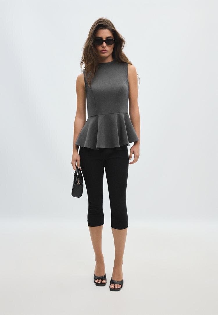Stradivarius Top Fără Mâneci Cu Peplum Și Guler Înalt Gri Perlat Xs