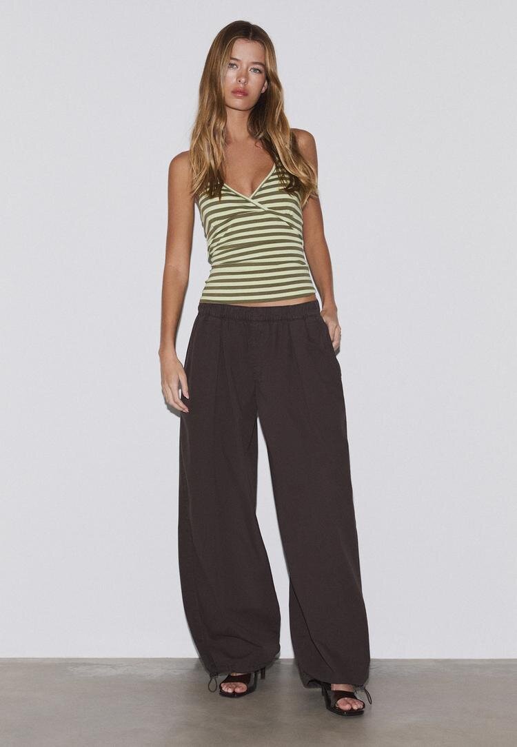 Stradivarius Top Halter Ajustat Kaki Xs