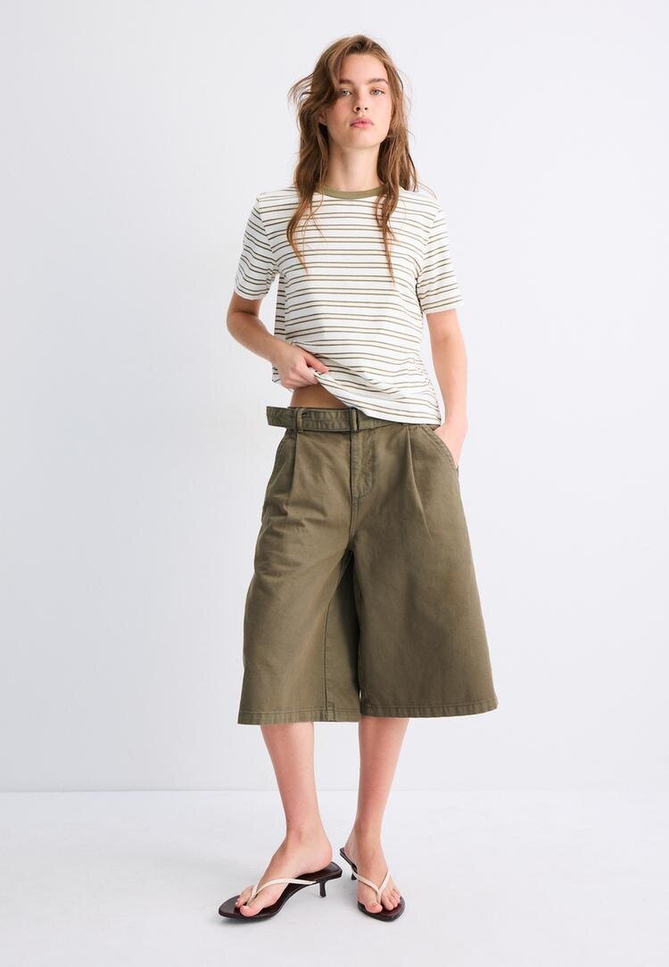 Stradivarius Tricou B01 Regular Cu Dungi Kaki S