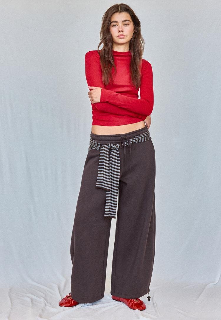 Stradivarius Tricou Basic Cu Guler Horn Roșu Închis Xs