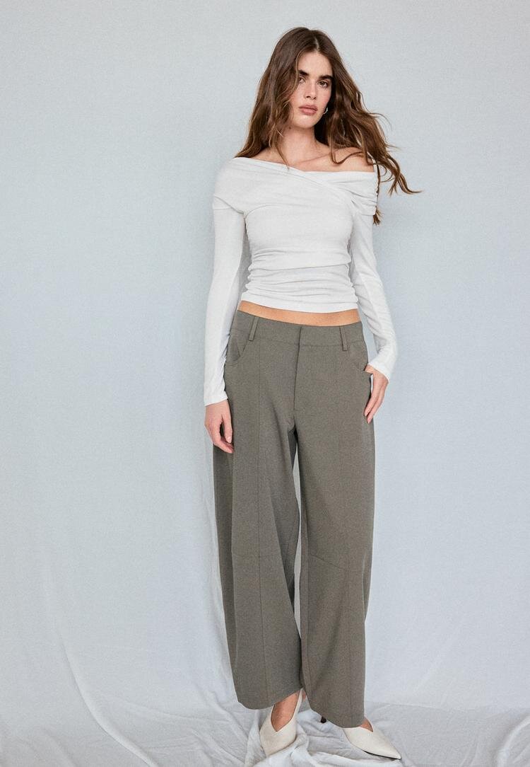 Stradivarius Tricou Cu Decolteu Barcă Încrucișat Ecru L