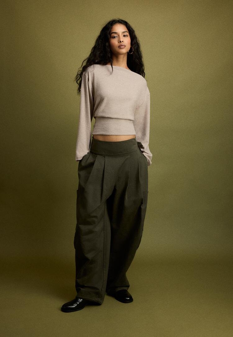 Stradivarius Tricou Cu Guler Bărcuță Și Betelie Piatră Xs