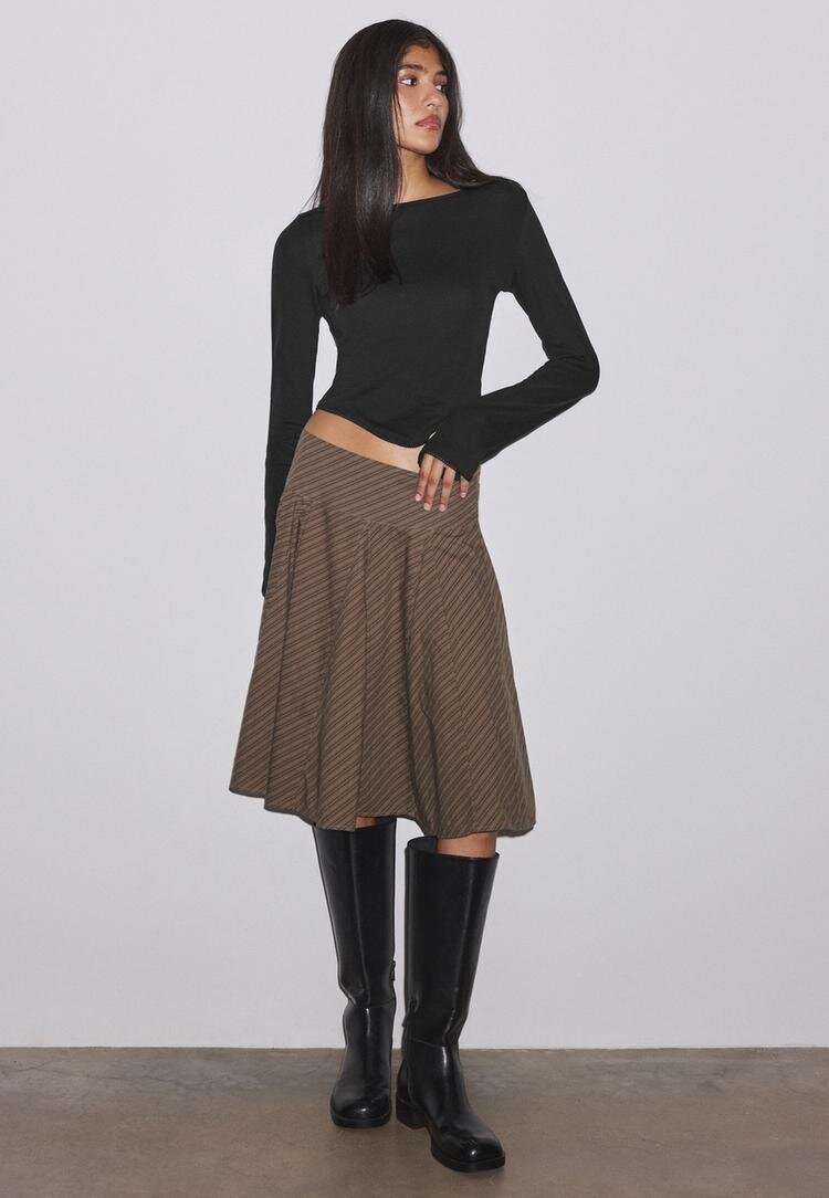 Stradivarius Tricou Cu Guler Bărcuță Și Mânecă Lungă Negru L
