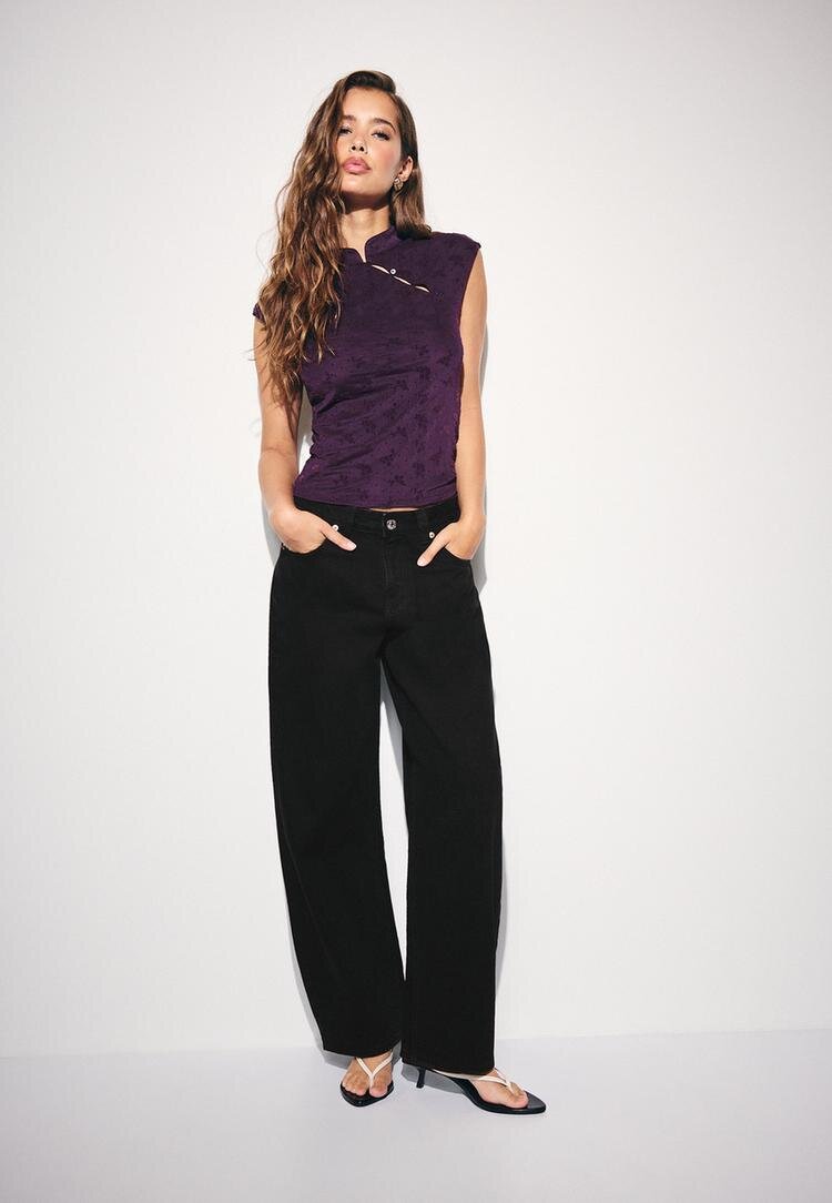 Stradivarius Tricou Cu Guler Cu Bandă Și Textură Flocată Purpuriu S
