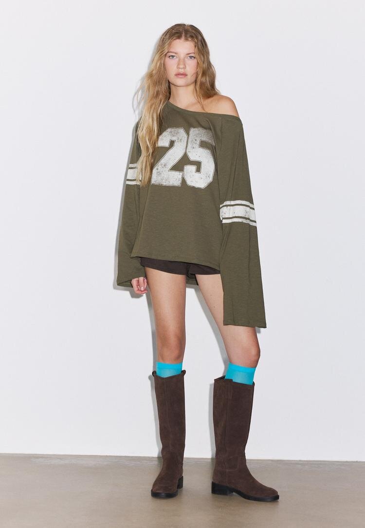 Stradivarius Tricou Cu Mânecă Lungă Și Guler Barcă Kaki L