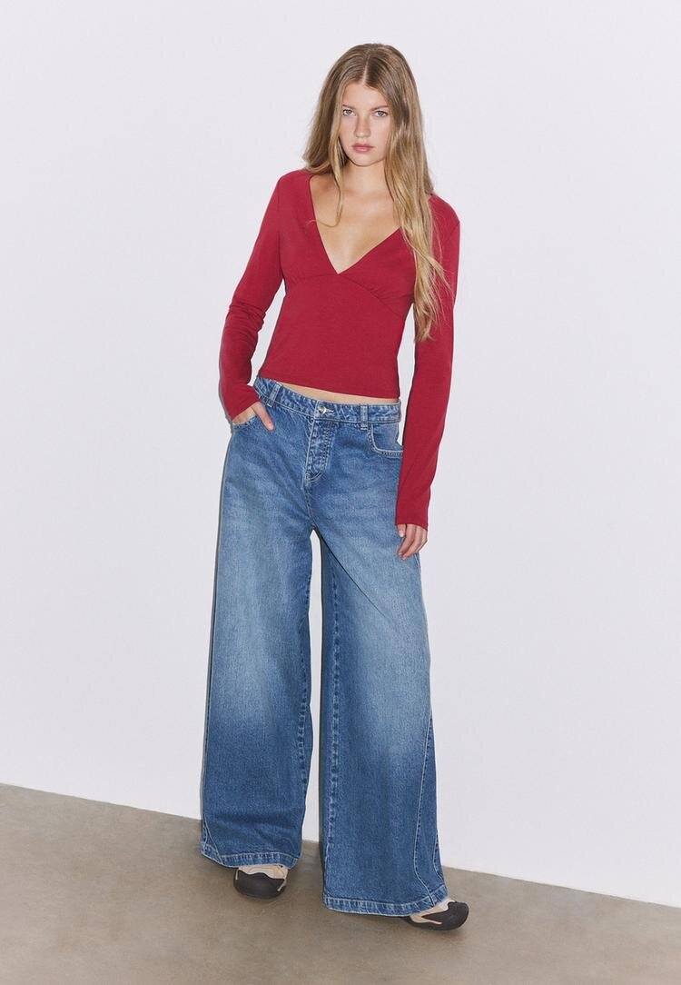 Stradivarius Tricou Cu Mânecă Lungă Și Tăietură Sub Bust Roșu S