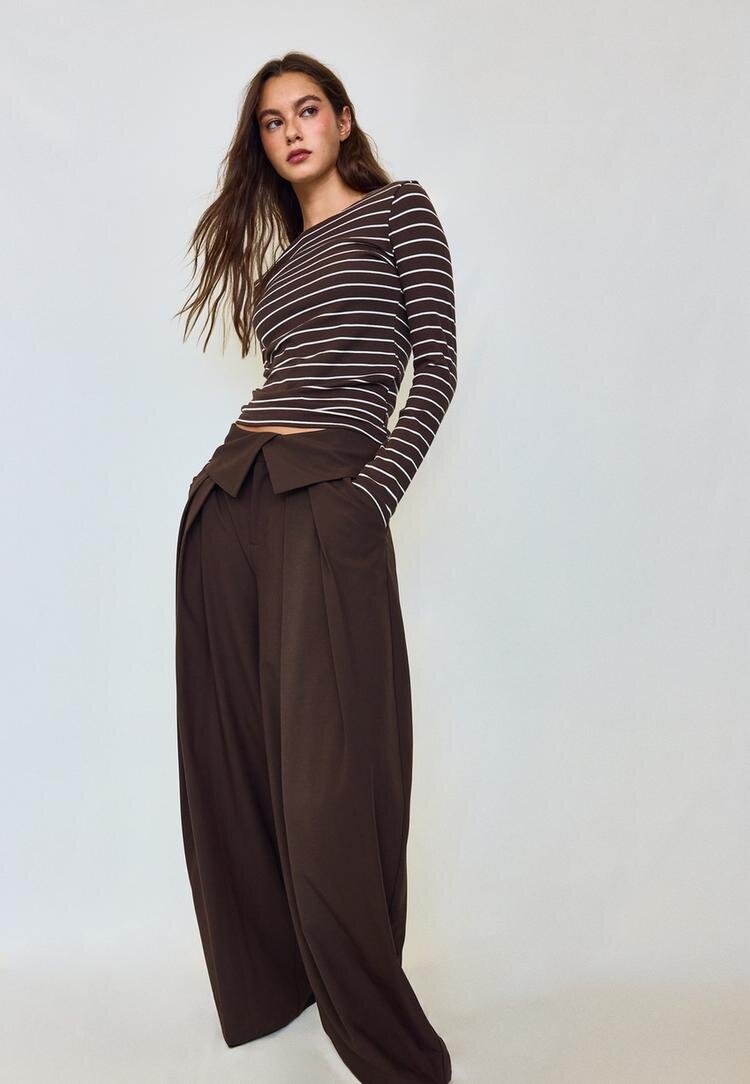Stradivarius Tricou Simplu Cu Mânecă Lungă Maro M